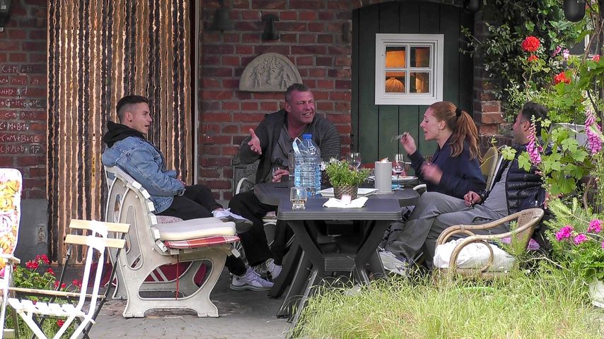 Henning Merten, Andreas Robens, Georgina Fleur und Kubilay Özdemir im RTL-Sommerhaus