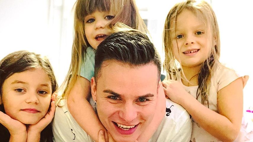 Henning Merten mit Lea, Juna und Miley