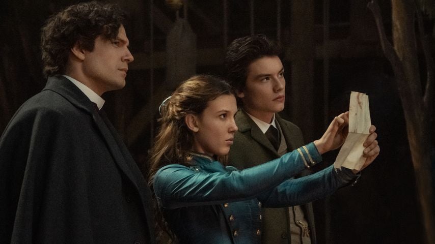 Henry Cavill, Millie Bobby Brown, Louis Partridge in "Enola Holmes 2"