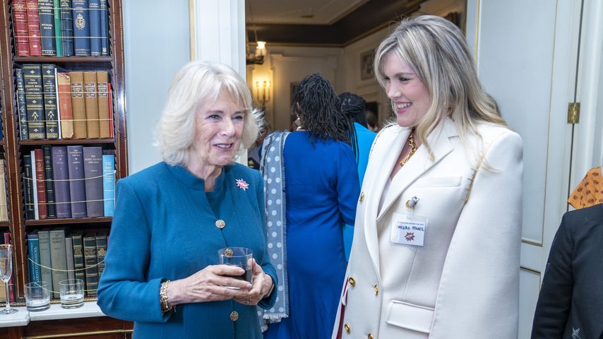 Herzogin Camilla und Emerald Fennell im März 2022