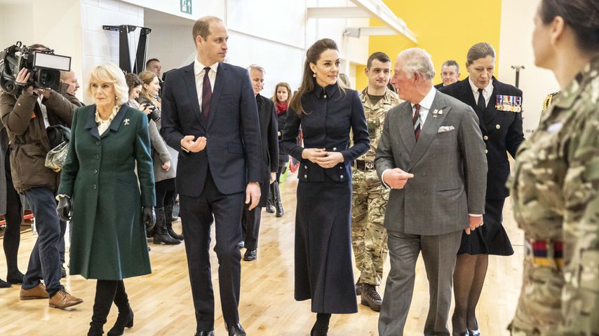 Herzogin Camilla, Prinz William, Herzogin Kate und Prinz Charles in Loughborough