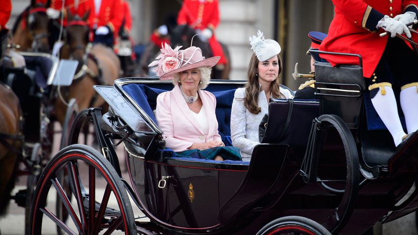 Herzogin Camilla und Herzogin Kate während der Trooping-the-Colour-Parade in London, 2014