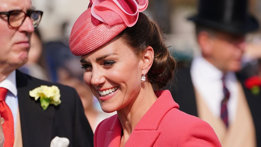 Lady in Pink: Herzogin Kate strahlt auf Palast-Gartenparty