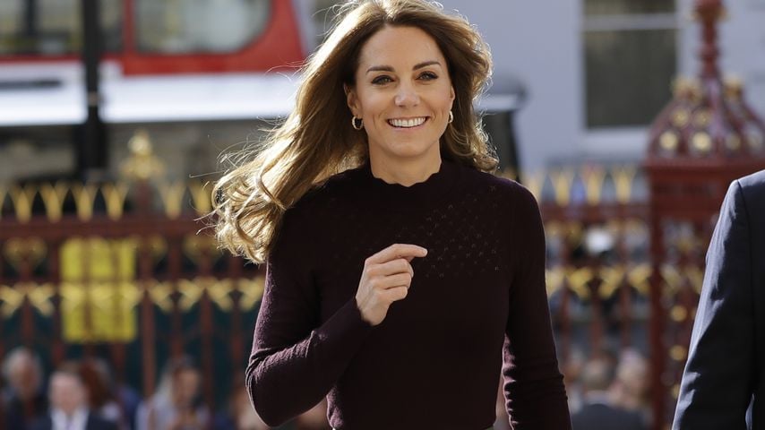 Perfekte Farben: Herzogin Kate begeistert in günstigem Look!