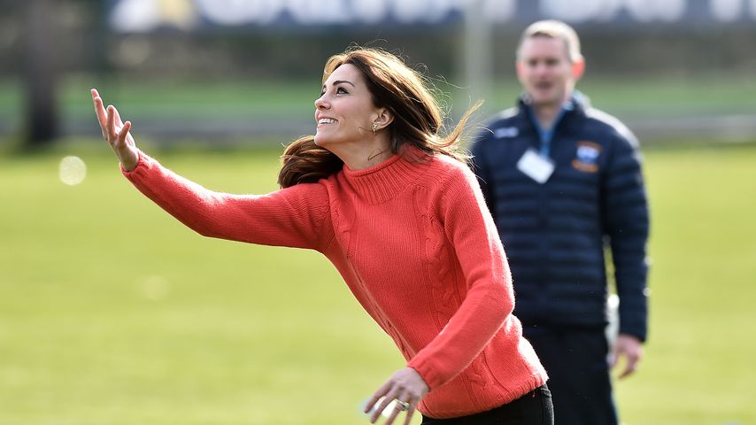 Herrlich normal: Herzogin Kate zeigt sich im Strickpulli