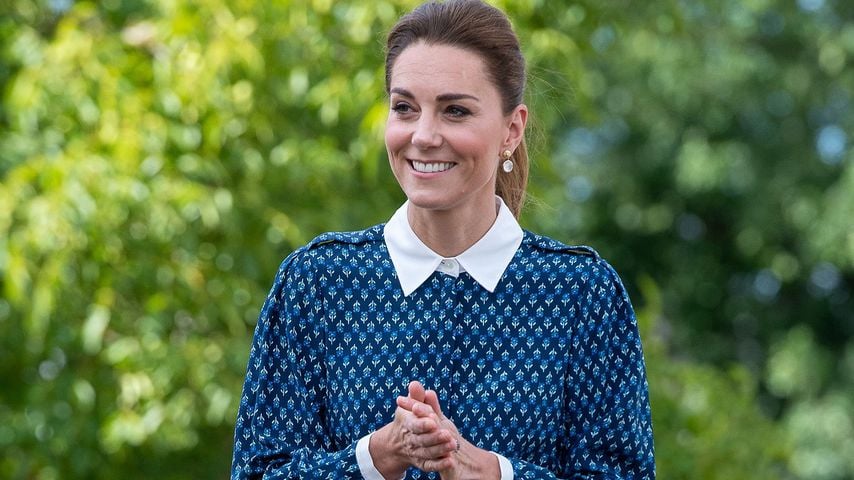 Für das Gesundheitssystem: Herzogin Kate trägt blaues Kleid