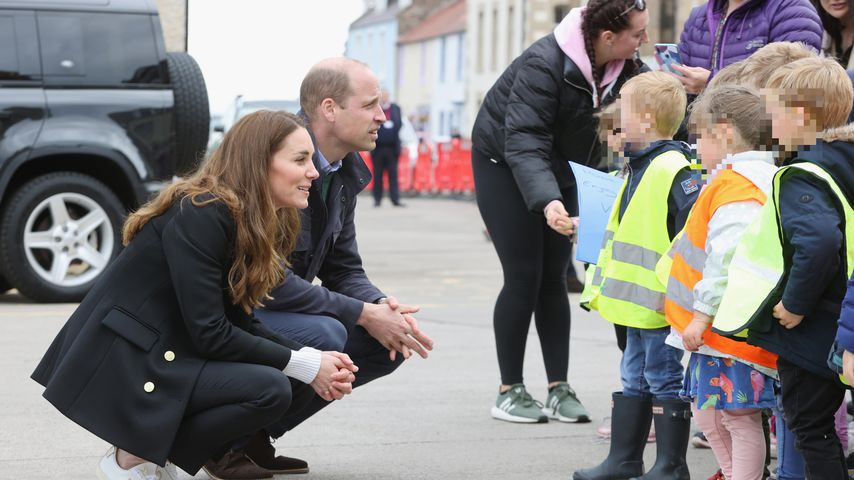 Fans sind entzückt: Prinz William und Kate plaudern mit Kids