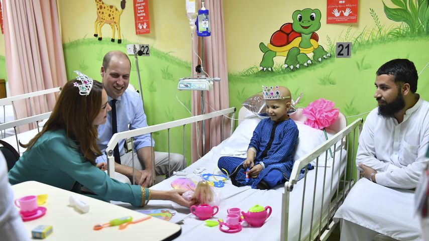 Auch Diana war da: William und Kate besuchen Krebsklinik