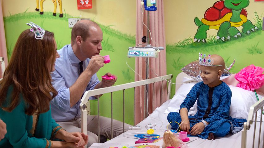 Süß! Kate und William spielen Teeparty im Krankenhausbett
