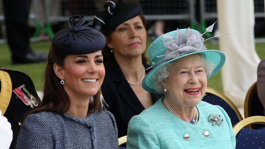 Langer Weg: Kate und die Queen haben vertrautes Verhältnis