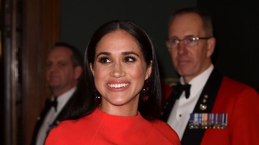 Herzogin Meghan kopierte Melania Trumps rotes Cape-Kleid