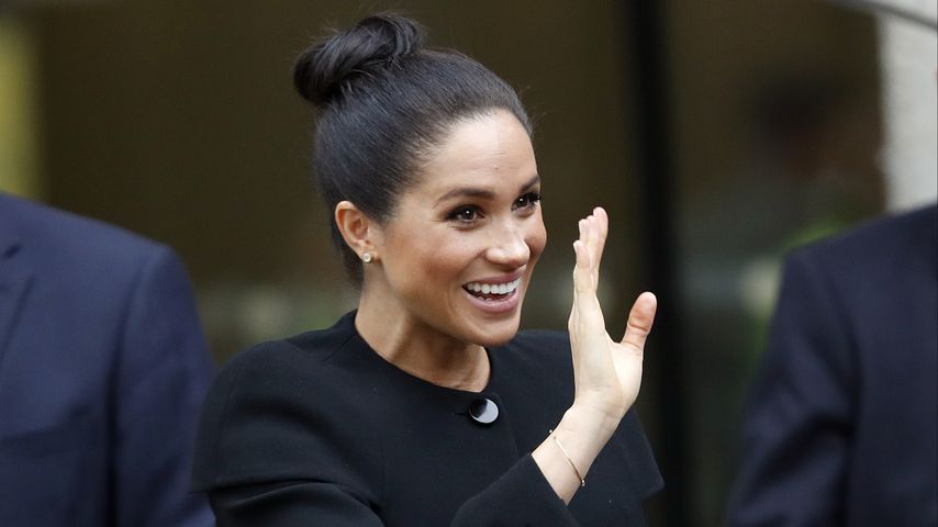 Fans tippen nach Outfit-Wahl: Bekommt Meghan ein Mädchen?