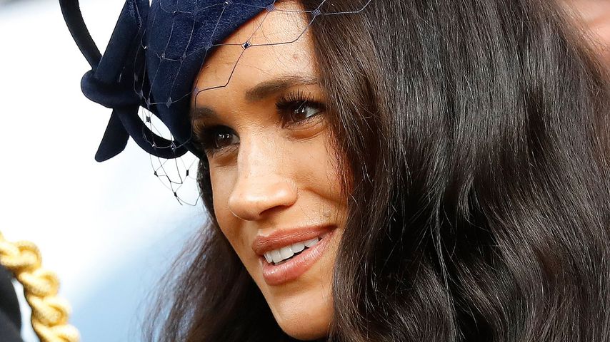 Mit Mohnblume: Herzogin Meghan drückt ihre Anteilnahme aus