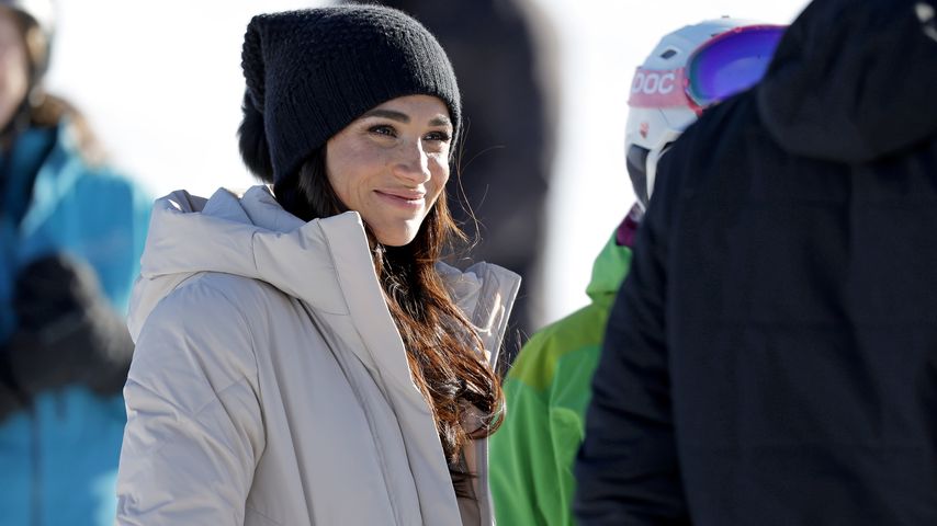 Skiurlaub ohne Prinz Harry: Fühlt sich Meghan etwa schuldig?