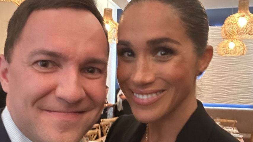 "Heuchlerin": Herzogin Meghan empört mit Pic neben Politiker