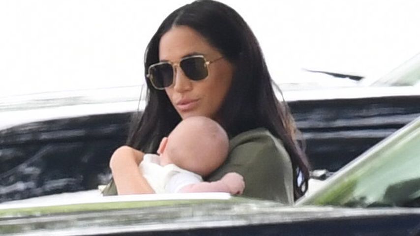 Süßer Kuss: Erste Paparazzi-Bilder von Meghan & Archie!