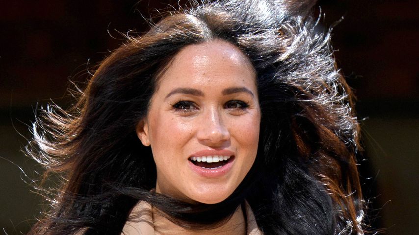 Ganz schön windig: Meghan strahlt an vorletztem Tour-Tag!