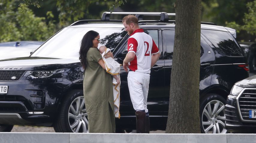 Mit Baby Archie: Meghan und Harry wurden im Pub gesichtet!