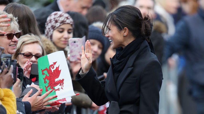 Kritik angenommen? Meghan trägt endlich ihre Mode doppelt