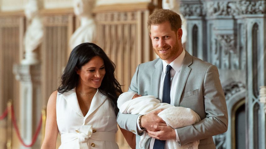 Im Ausland: So sieht Camilla Baby Sussex' erstes Presse-Pic!