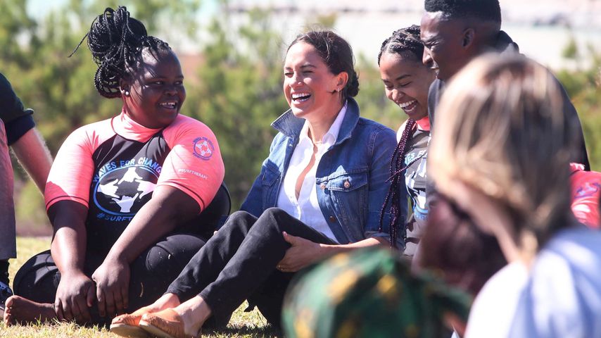 Südafrika-Reise: Meghan bekommt Lach-Flash am Strand