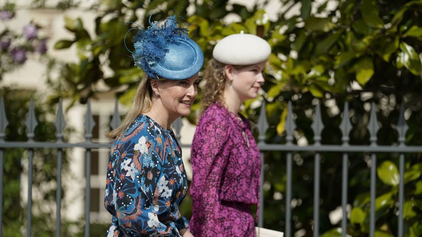 Herzogin Sophie mit ihrer Tochter Lady Louise bei einem Gottesdienst, April 2022