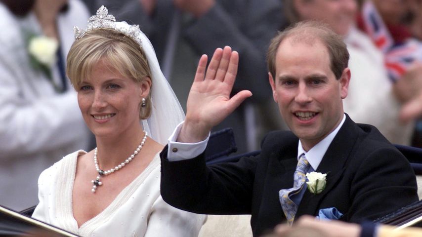 Herzogin Sophie und Prinz Edward bei ihrer Hochzeit im Juni 1999