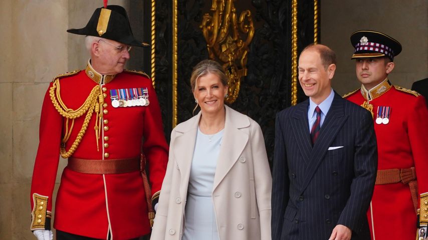 Herzogin Sophie und Prinz Edward vor dem Buckingham Palast, April 2024