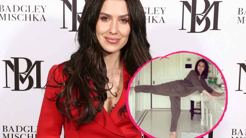 Schwanger-Workouts: Hilaria Baldwin sportelt im Badezimmer