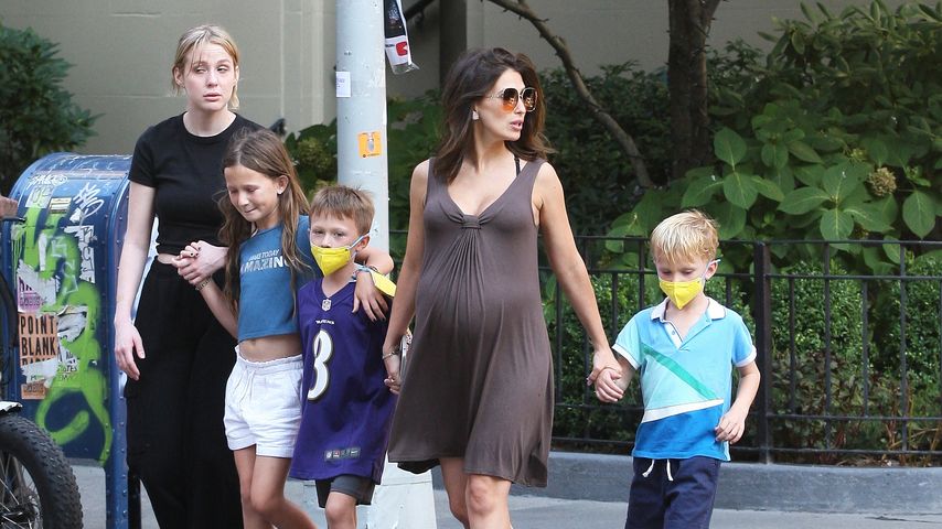 Hilaria Baldwin mit ihren Kindern in Manhattan, 2022
