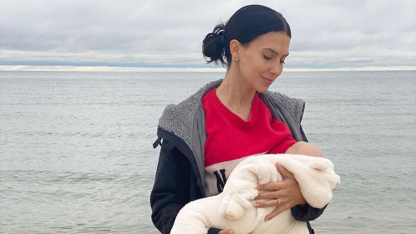 Hilaria Baldwin mit ihrem Sohn Eduardo
