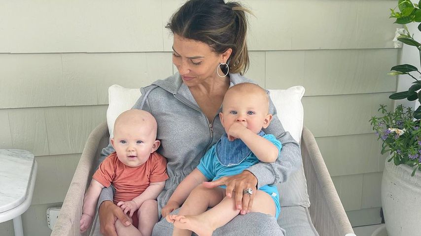 Hilaria Baldwin mit ihren beiden Kindern Lucía und Eduardo im Juli 2021