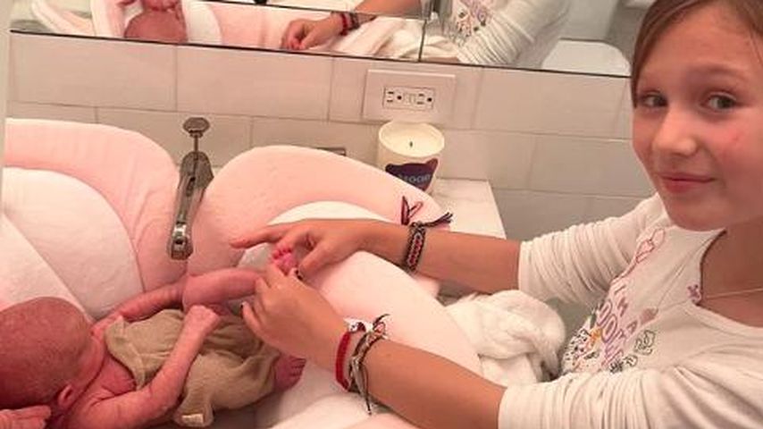 Hilaria Baldwin mit ihren Töchtern im Oktober 2022