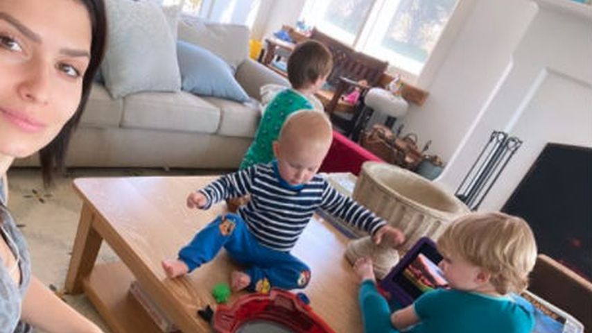 Hilaria Baldwin und ihre Kindern an Ostern