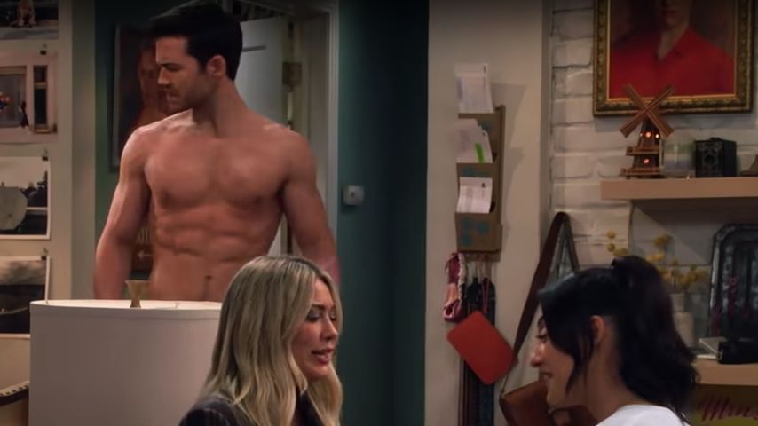 Hilary Duff in "How I Met Your Father"