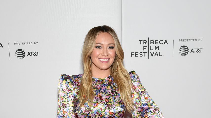 Chevy Chase findet Hilary Duff zum Knutschen