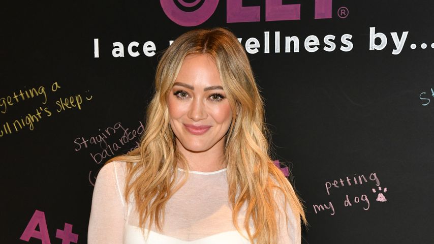 Nach Babynews: Hilary Duff setzt ihren Babybauch in Szene