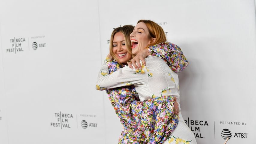 Nach Kollegin Hilary Duff: "Younger"-Star Molly ist verlobt