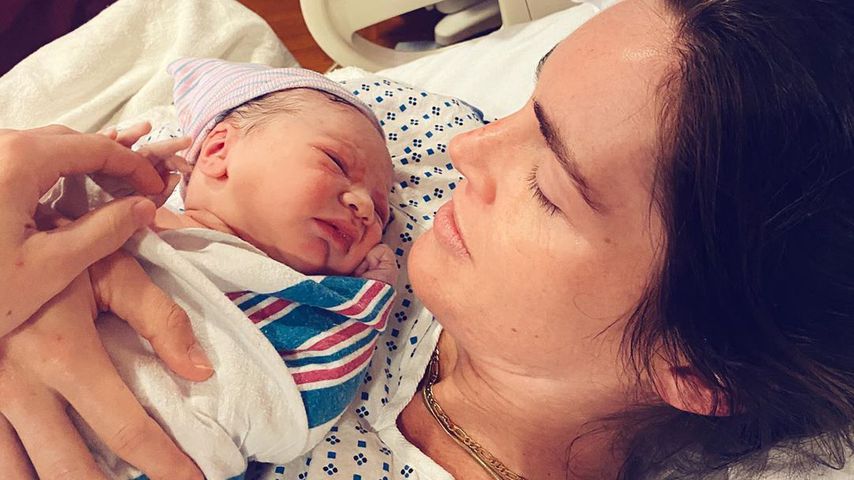 Hilary Rhoda mit ihrem Sohn Nash