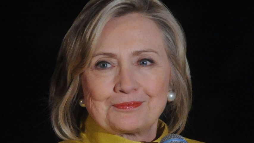 Hillary Clinton: Opfer einer fiesen Schuh-Attacke