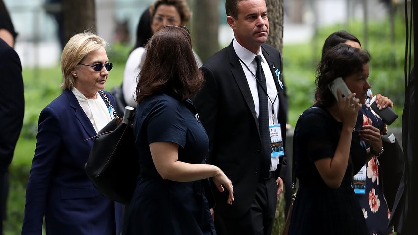 Schock! Hillary Clinton verlässt 9/11-Gedenkfeier vorzeitig