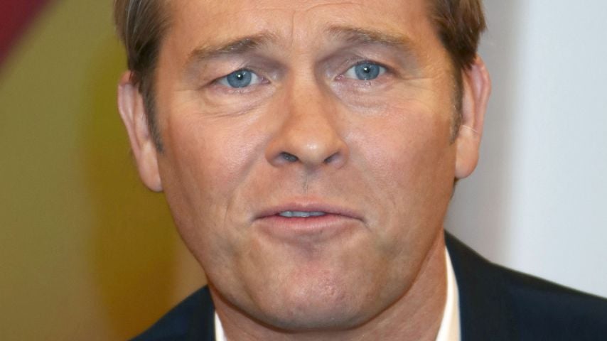 Moderator Hinnerk Baumgarten kämpft mit OP-Komplikationen