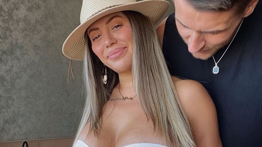 In knappem Bikini: Holly Hagan verrät niedliches Baby-Detail