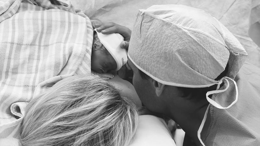 Holly und Jimmy Nicholson mit ihrem Baby, 2024