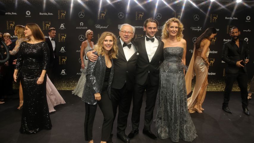 Hubert Burda und Maria Furtwängler mit ihren Kindern Elisabeth und Jacob