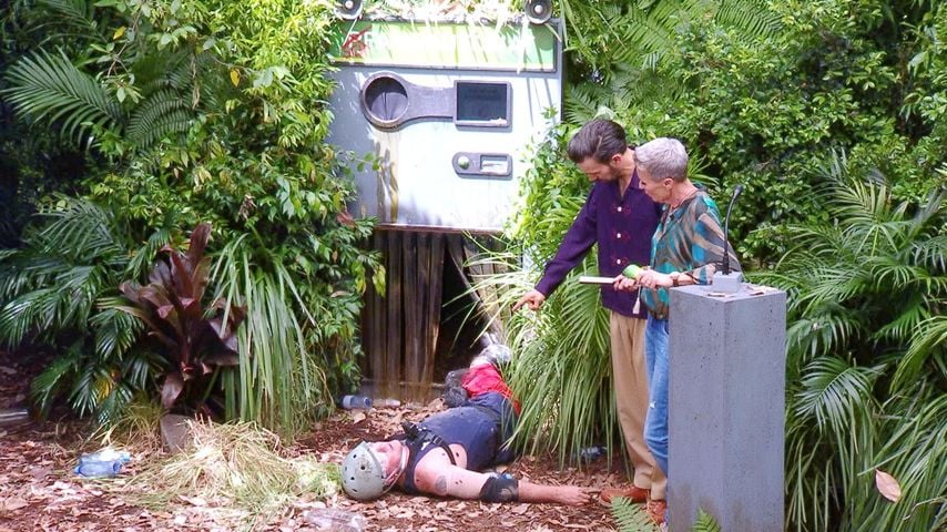 Hubert Fella, Jan Köppen und Sonja Zietlow nach der Dschungelprüfung