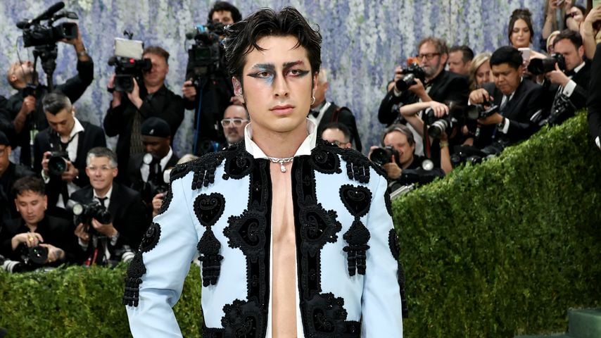 Hudson Williams nach Met Gala hosenlos im falschen Hotel