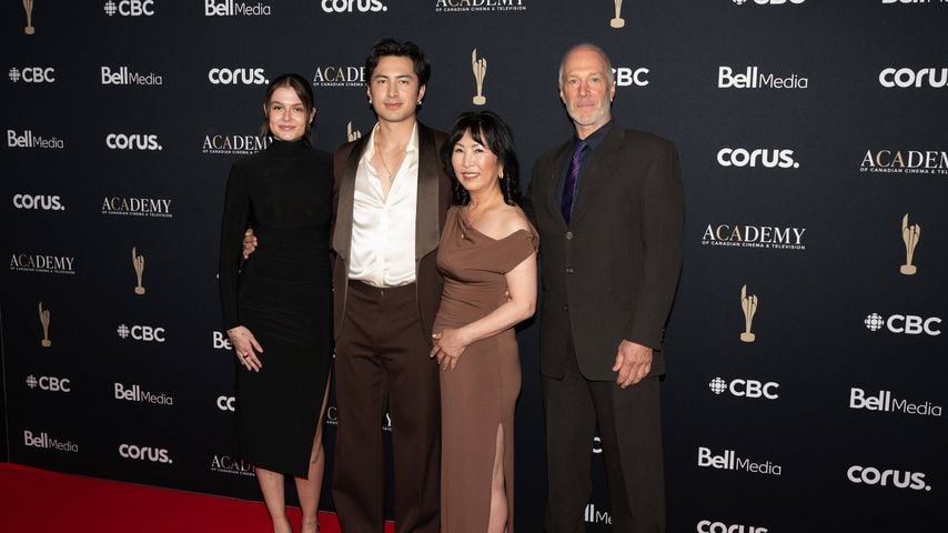 Hudson Williams mit seiner Freundin und seinen Eltern bei den Canadian Screen Awards in Toronto