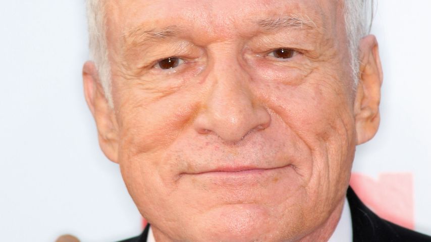 Wird Playboy-Chef Hugh Hefner etwa monogam?