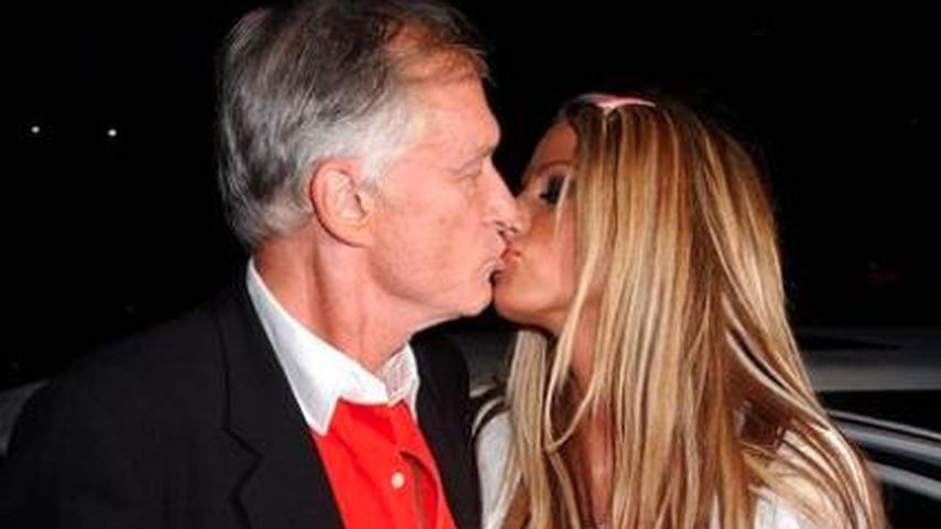 Nach Trennung: Katie Price teilt Knutsch-Pic mit Hugh Hefner